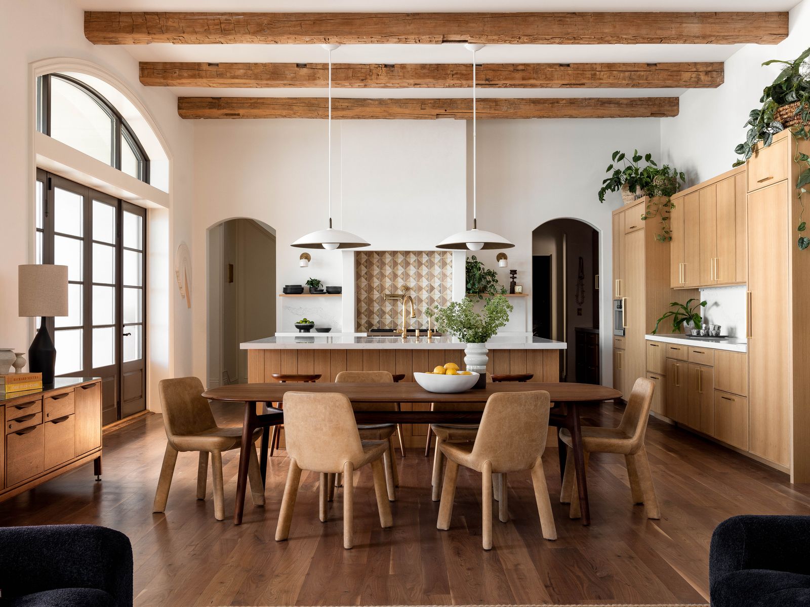 40 Dining Room Ideas, From Statement Wallcoverings to Nontraditional Tables