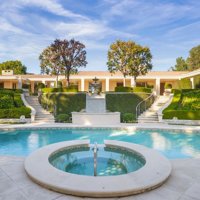 Johnny Carson’s Former Bel-Air Estate Lists for $40 Million